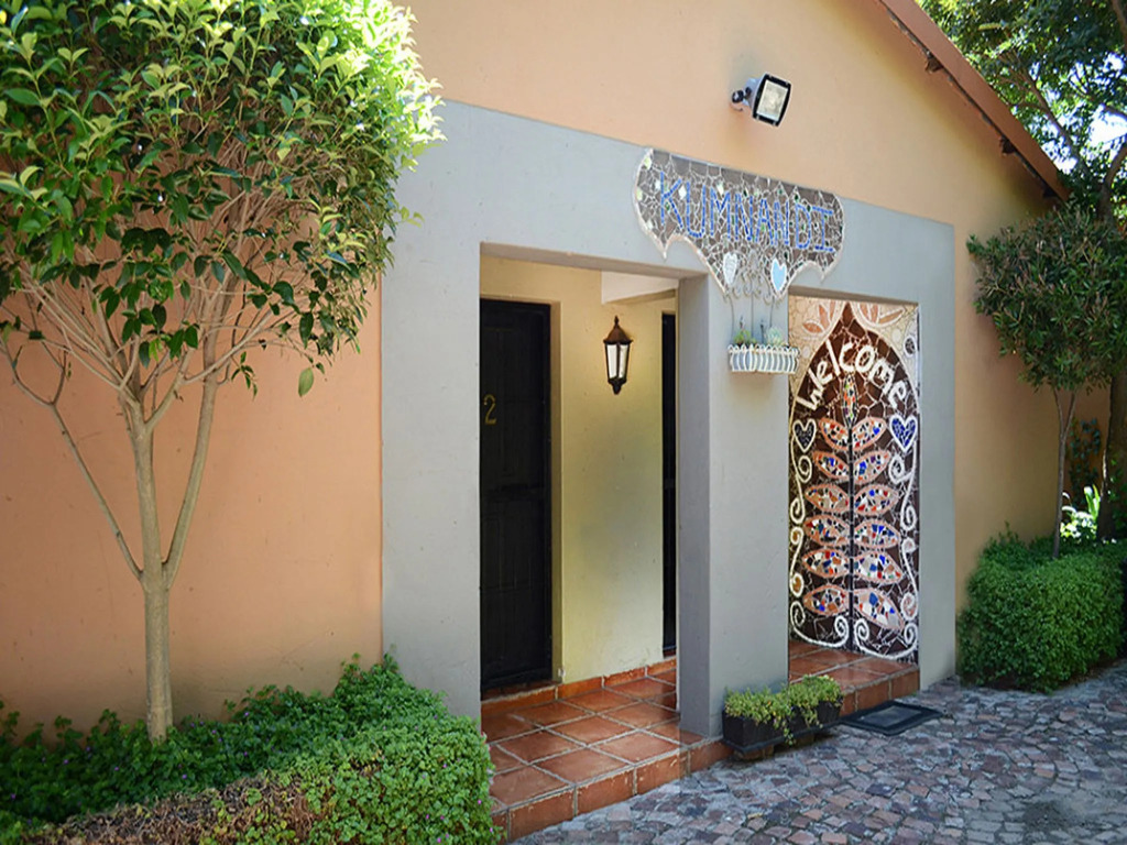 Izimbali Lodge and Restaurant