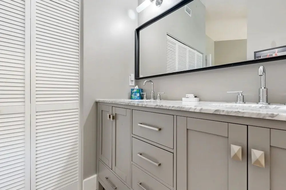 Lovely oceanfront townhouse in Summer Beach Village w/Shared Pool, Central AC
