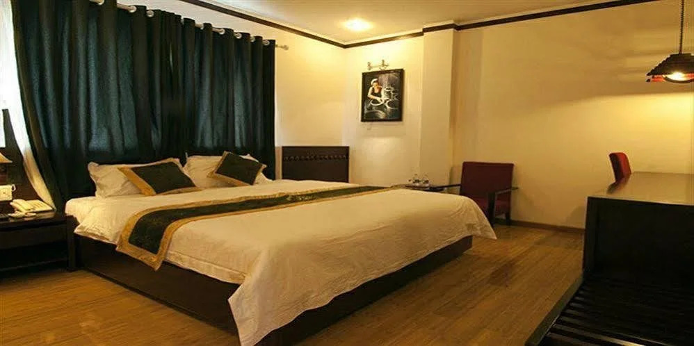 Cham Hotel