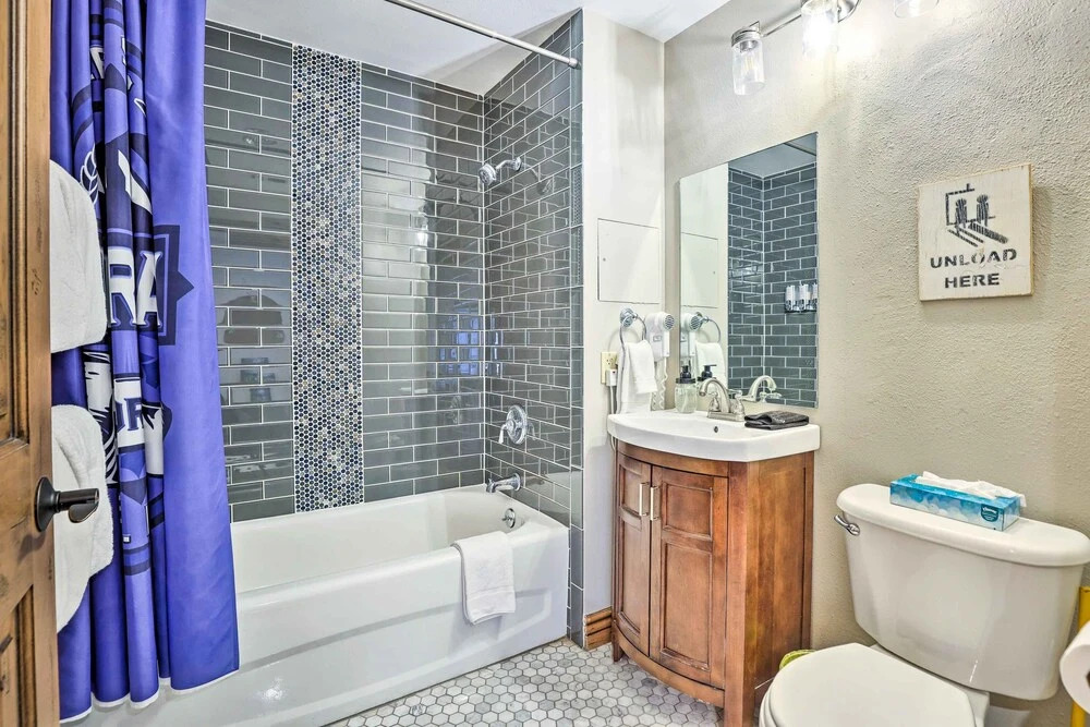Winter Park Condo w/ Mountain Views + Hot Tub