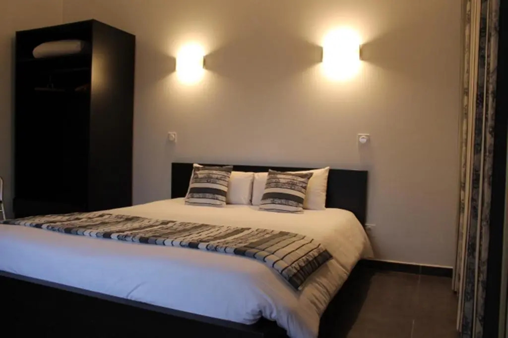 Brit Hotel MOTEL - Lyon L'Arbresle