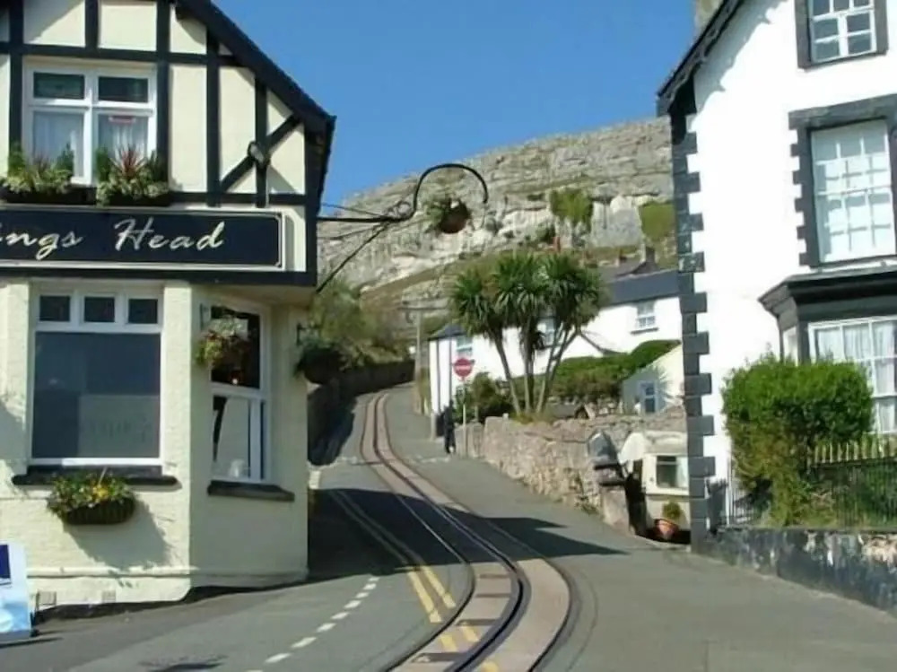 Overton Villa Hotel