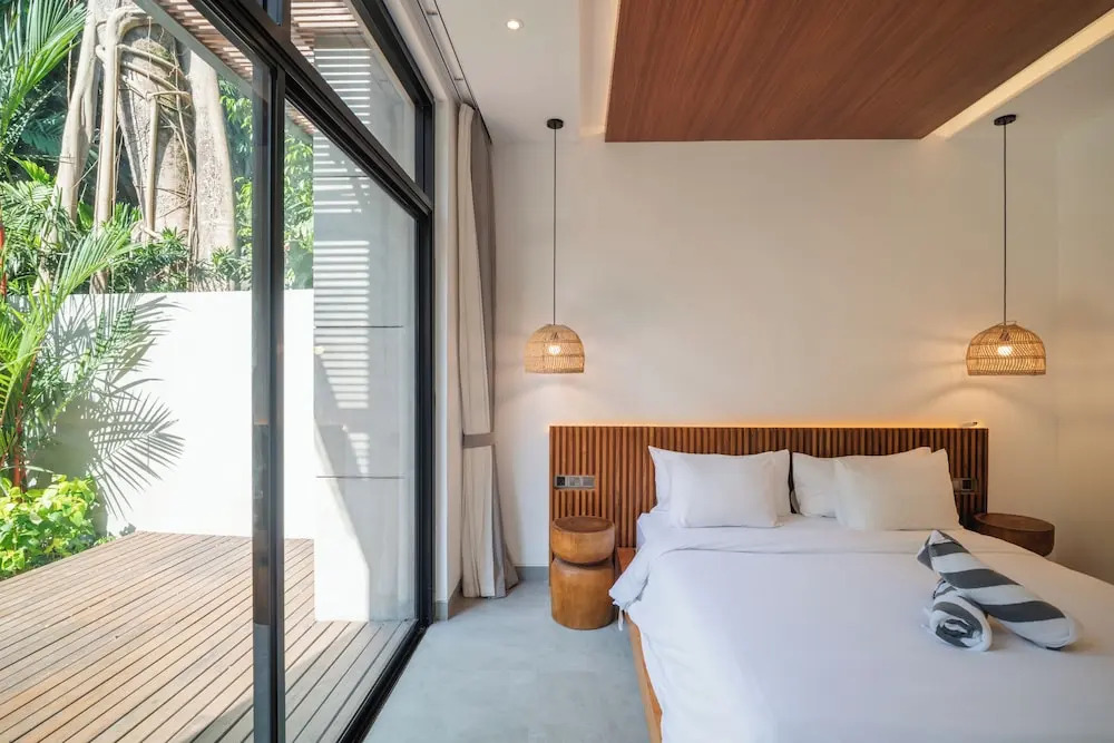Designer 5br Villa, 400m to Café Del Mar