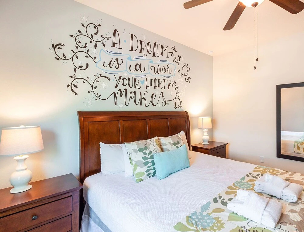 Unique Inspiration-themed Townhome Near Disney!