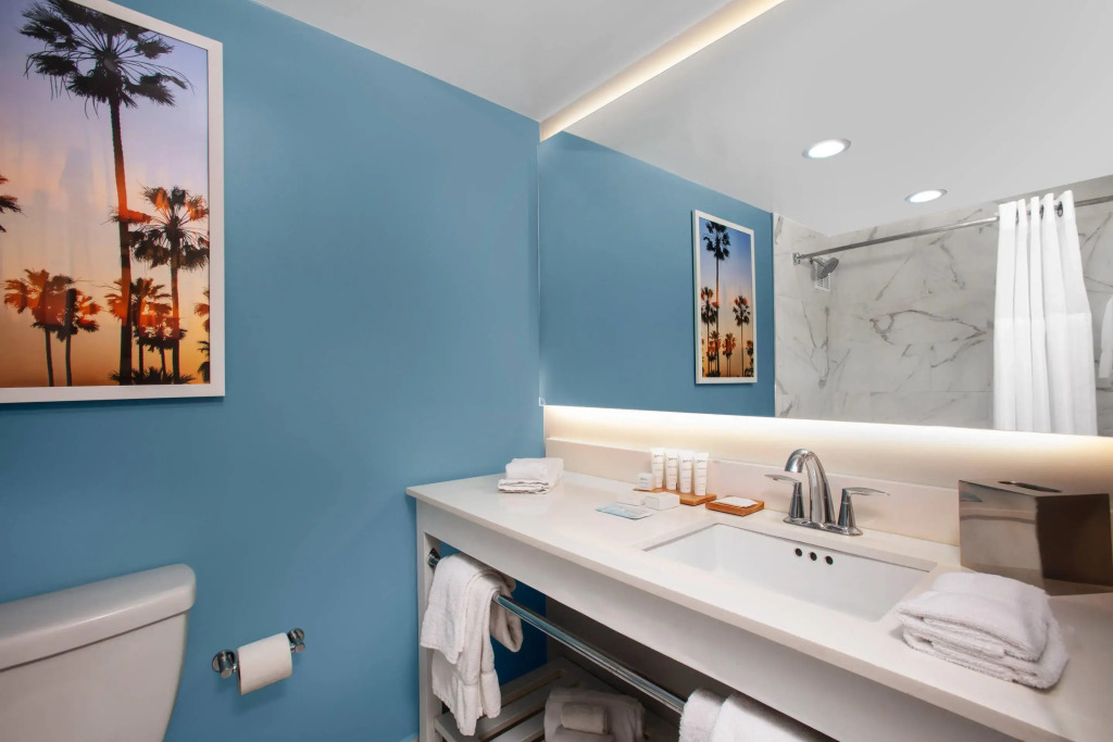 Radisson Resort Miami Beach