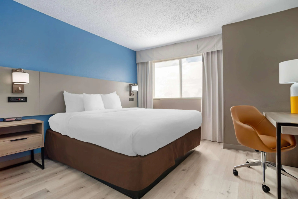 Comfort Inn & Suites Crystal Inn Sportsplex