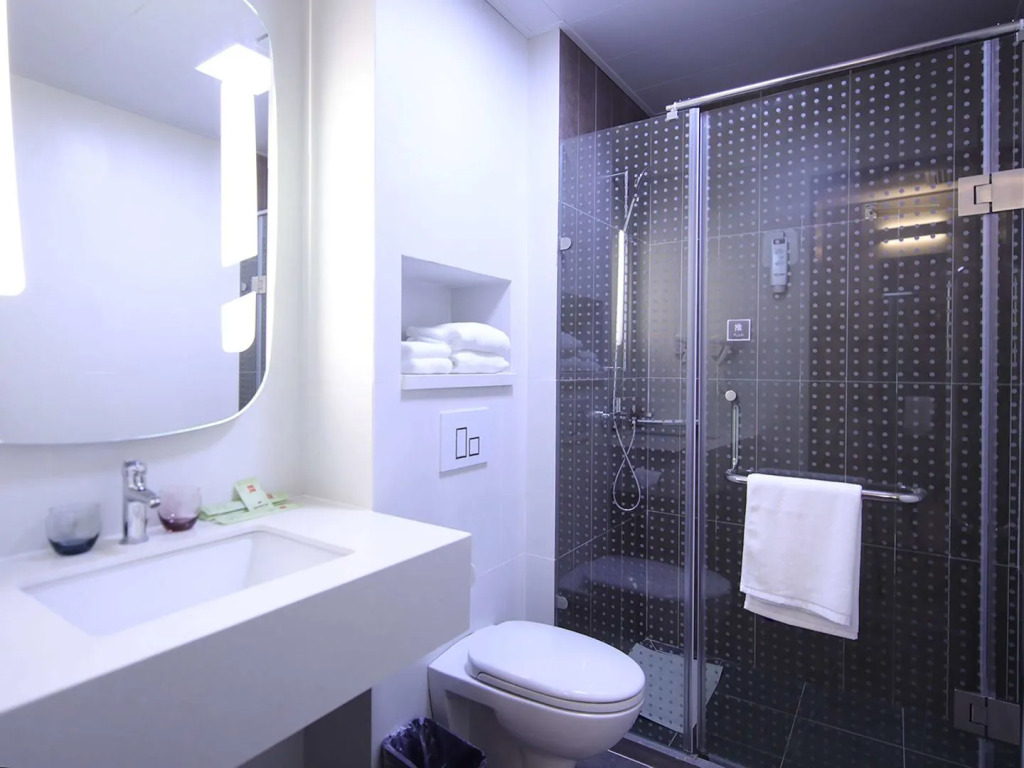 Ibis Shanghai Changshou
