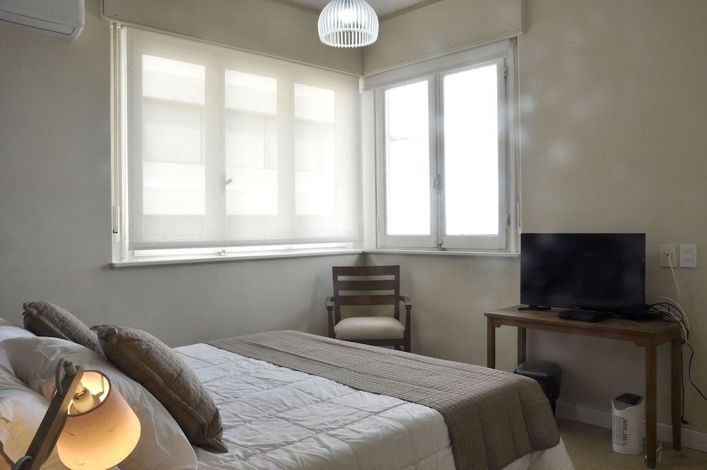 Alevines Playa el Emir Hostel & Suites