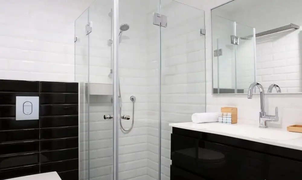 Cozy 2BR in Bezalel by HolyGuest