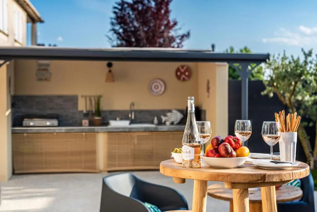Sublime villa des Oliviers - Piscine chauffée, espace détente, Baby-foot, cuisine extérieure - proche dAgen