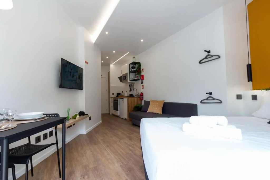 The Jolie - Apartments by the Ocean