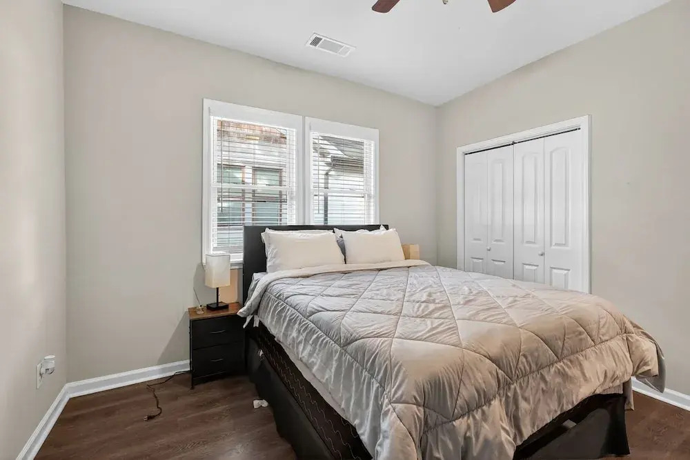 Spacious 3br Mozley Park Home With Fenced Yard 3 Bedroom Home
