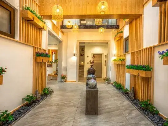 Coastal Huashu Boutique Hotel