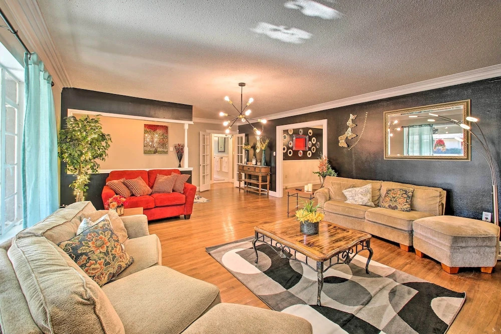 Hot Springs Home: Walk to Oaklawn!