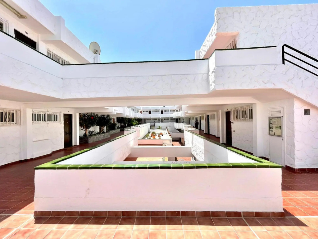 One cozy bedroom with Wifi,pool in Tenerife South