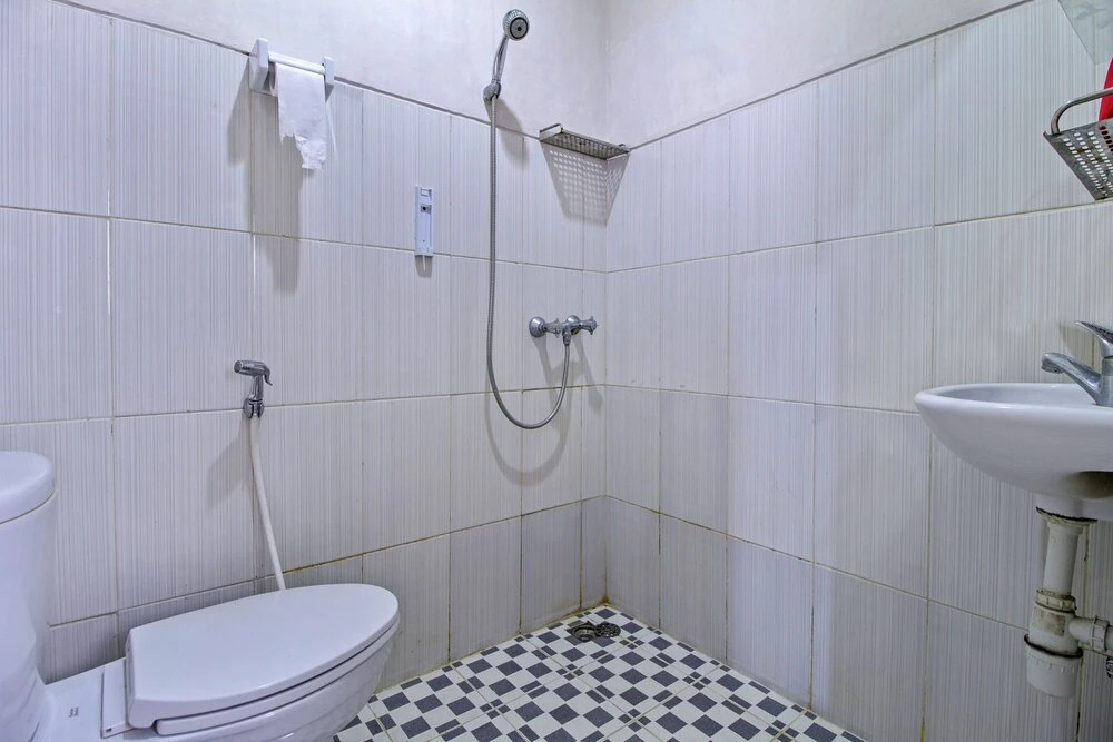 RedDoorz Plus near Lippo Cikarang Mall