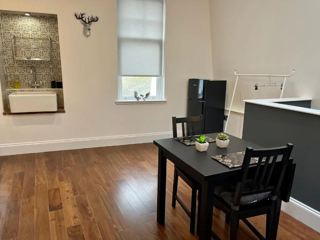 The Bards Loft, Large Studio Apartment