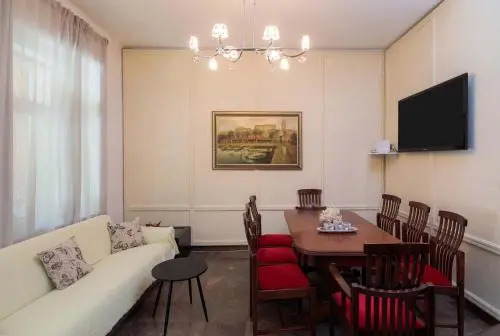 PLR-Royal luxury apartment