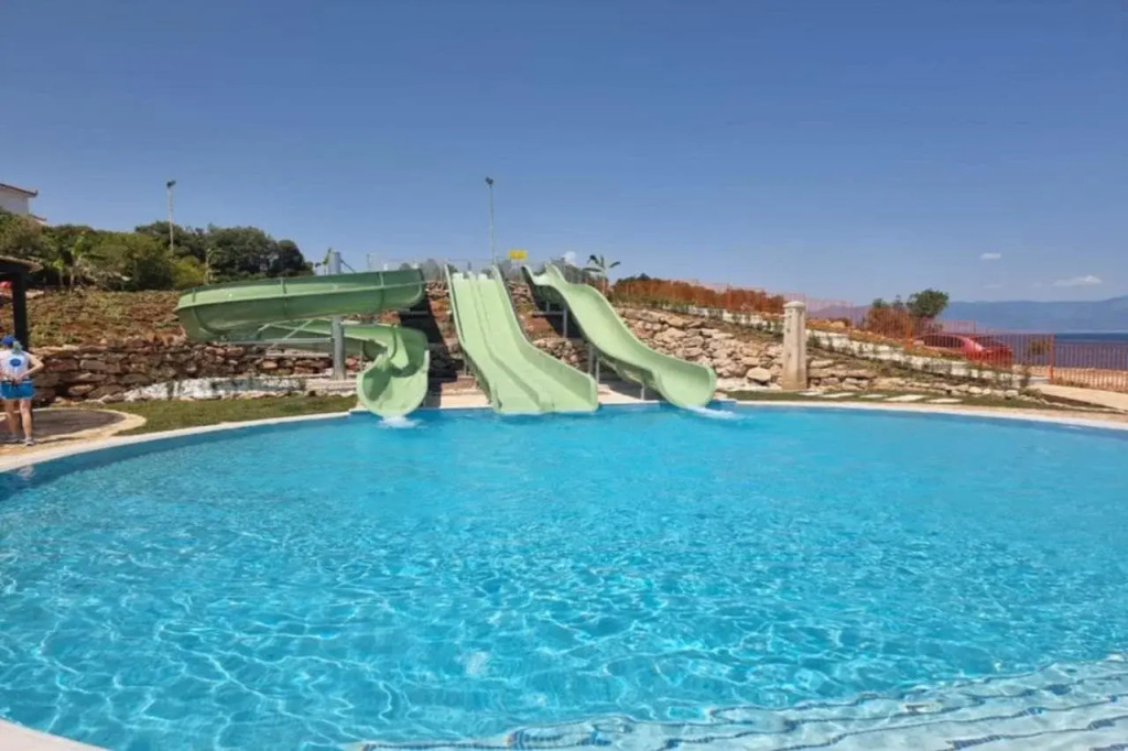 Sunrise Village Beach Hotel