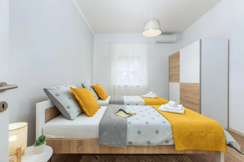 Lovely house with garden near city centre