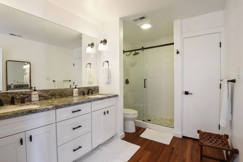 Lakeshore Terrace Delight