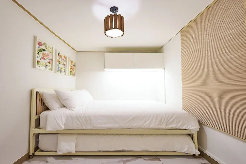 SA Tailored Serviced Home near Metro