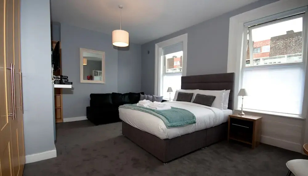 City Studios & Apartments