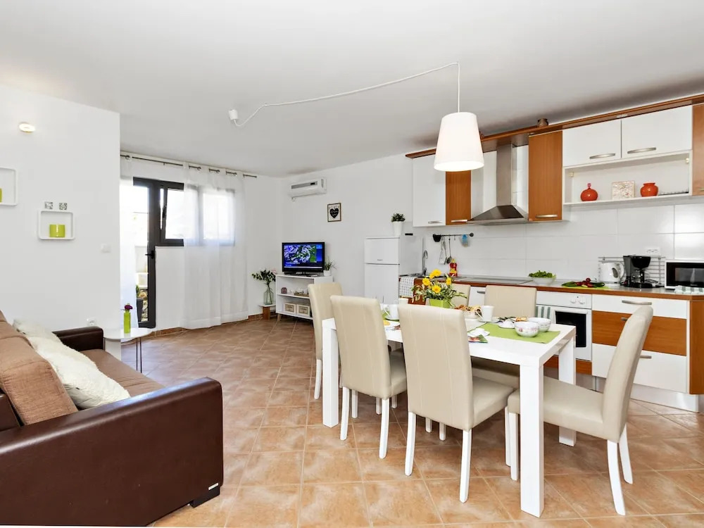 Modern Apartment with Seaview, Private Terrace And Pool,Only 150m From the Beach