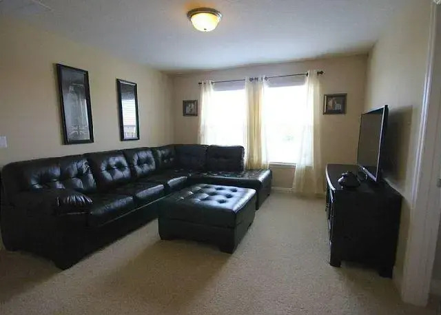 Oakview Drive House