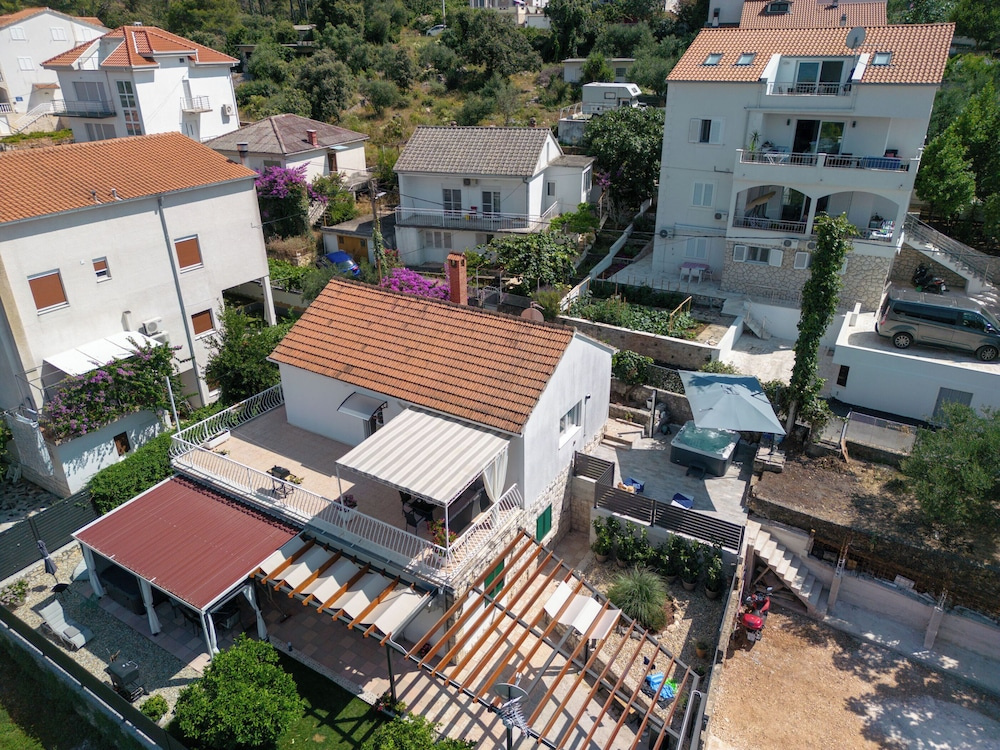 Luxury Villa ARIA, Apartment