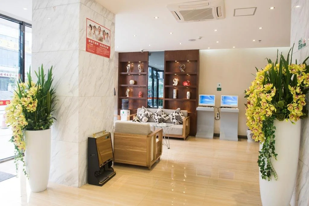 Huayi Hotel