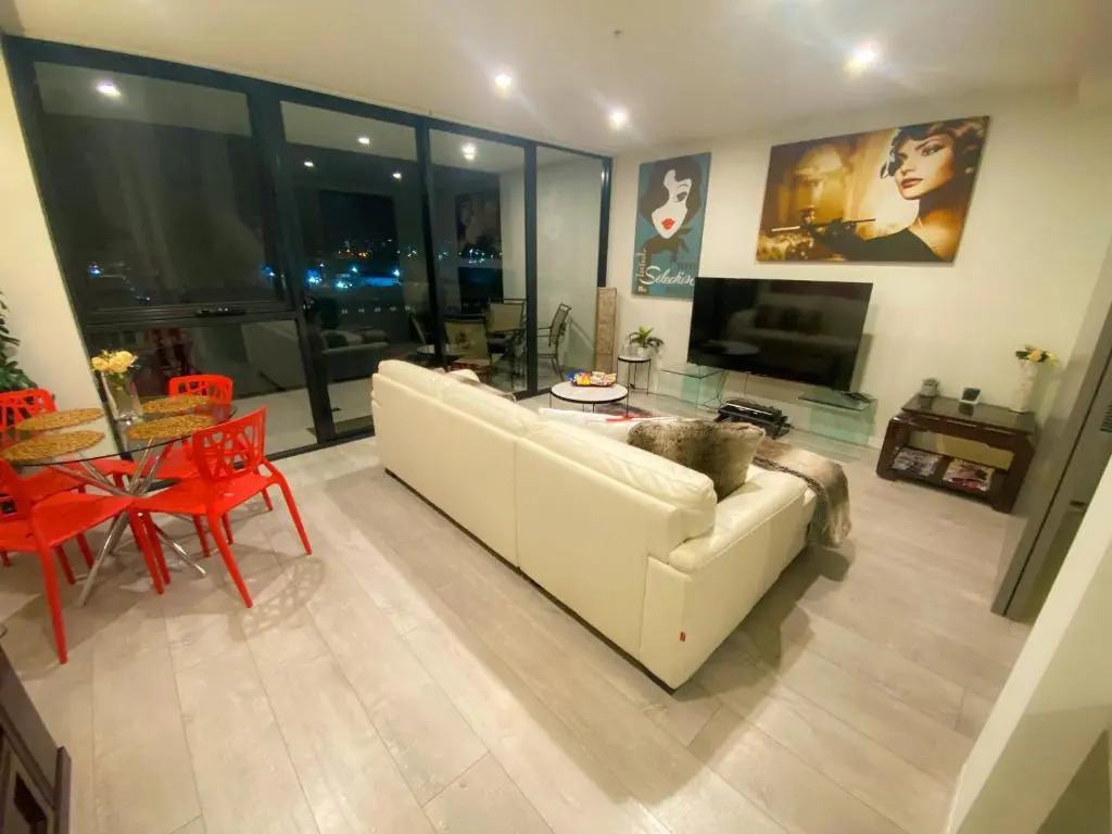Modern, Clean, Luxury at the Right Price.....