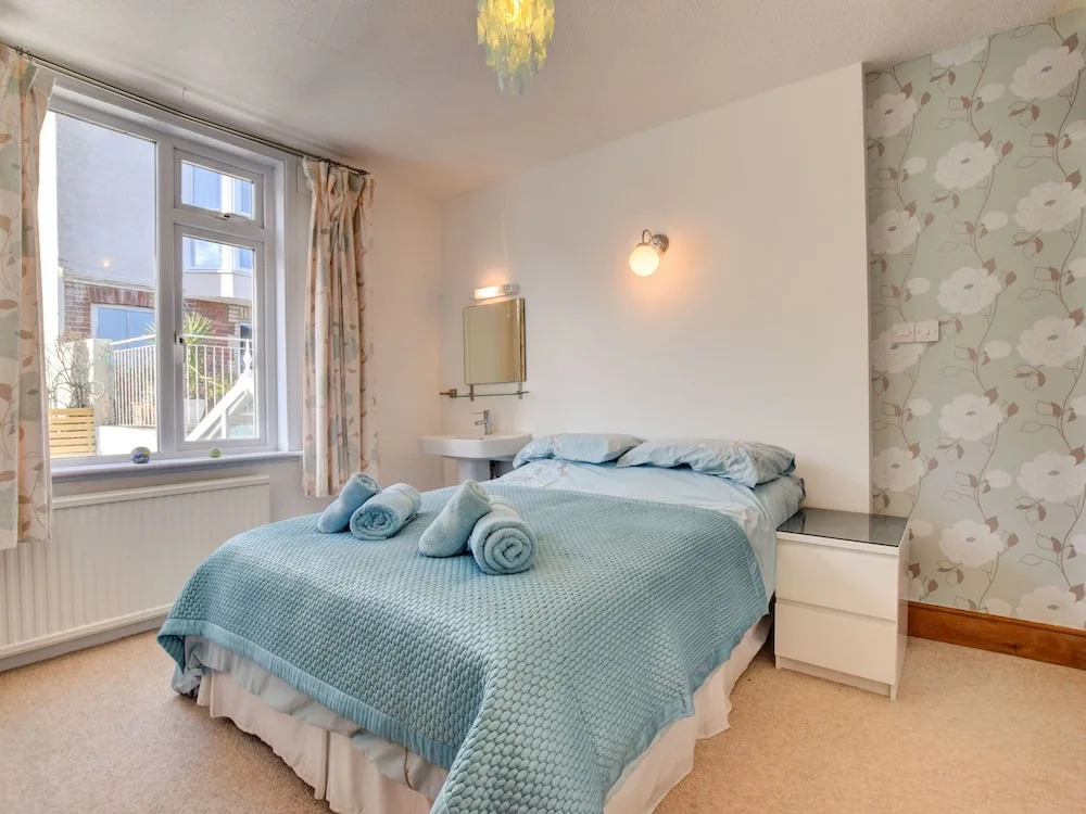 Quaint Apartment in Dartmouth With Private Garden