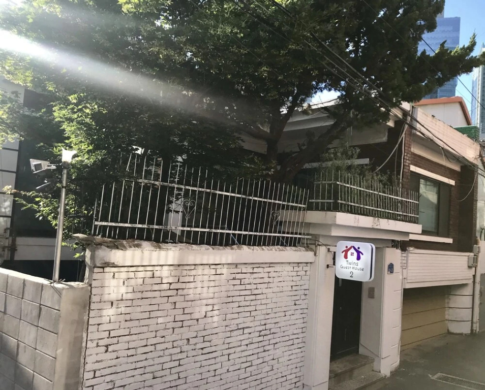 Twins Guesthouse 2