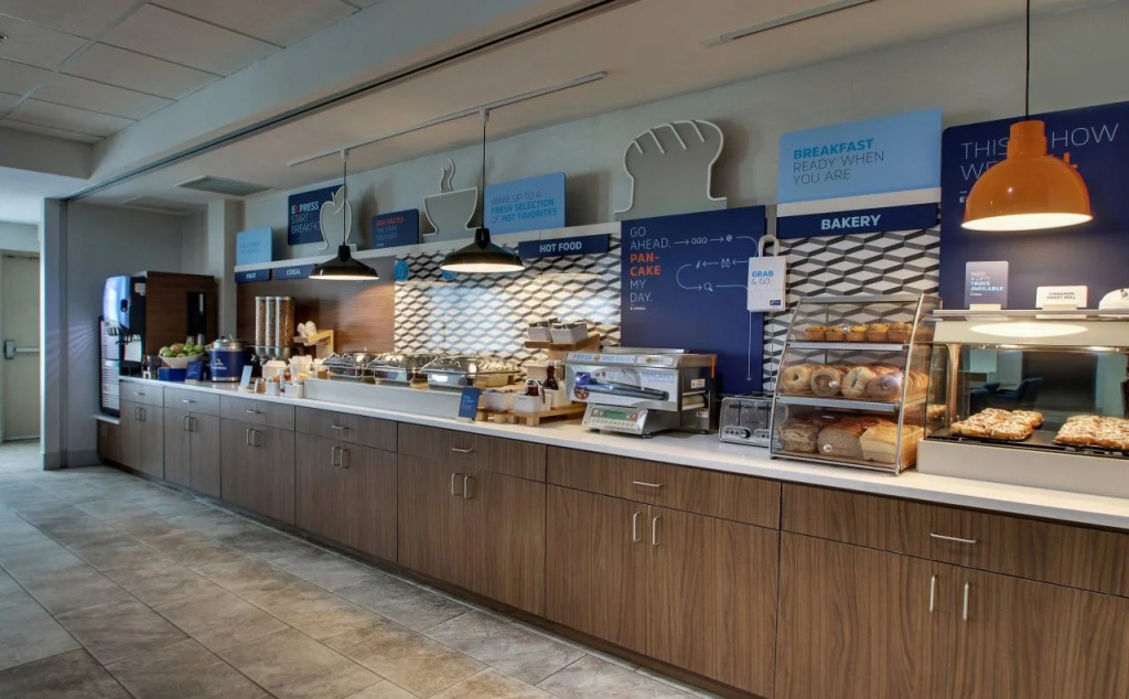 Holiday Inn Express Hotel & Suites Waukegan/Gurnee by IHG