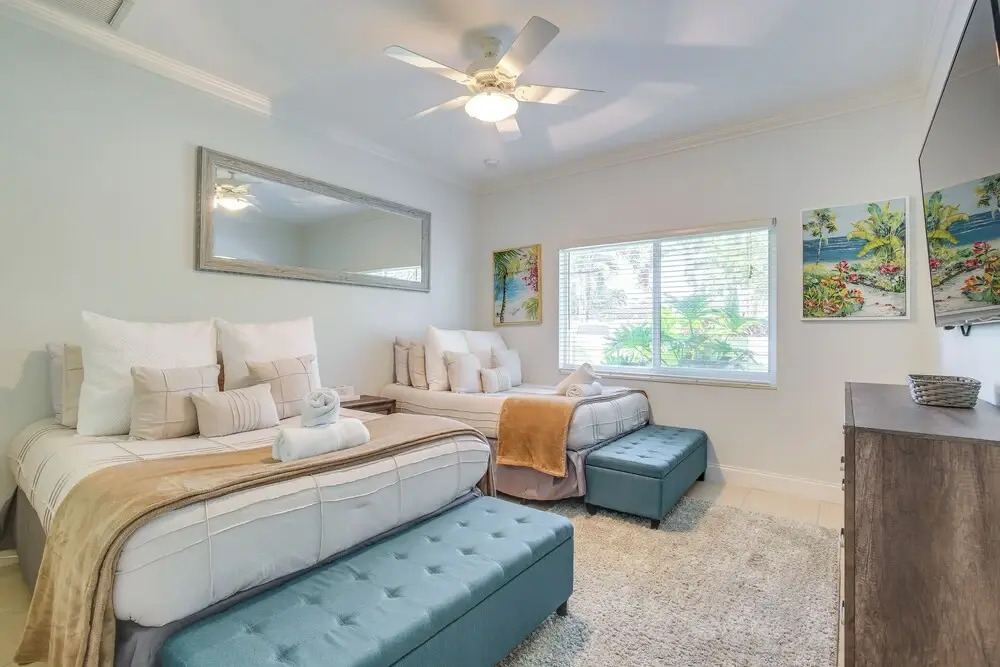 Canal Access & Pool: Lighthouse Point Getaway!