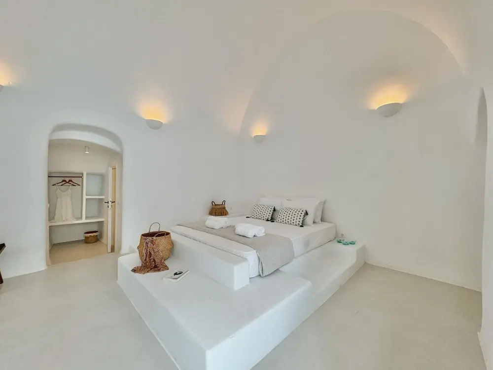 As Holiday caves