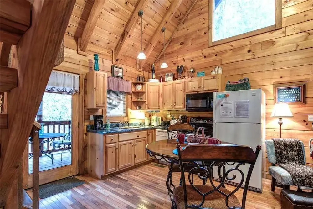 Wild at Heart 1 Bedroom Home with Hot Tub