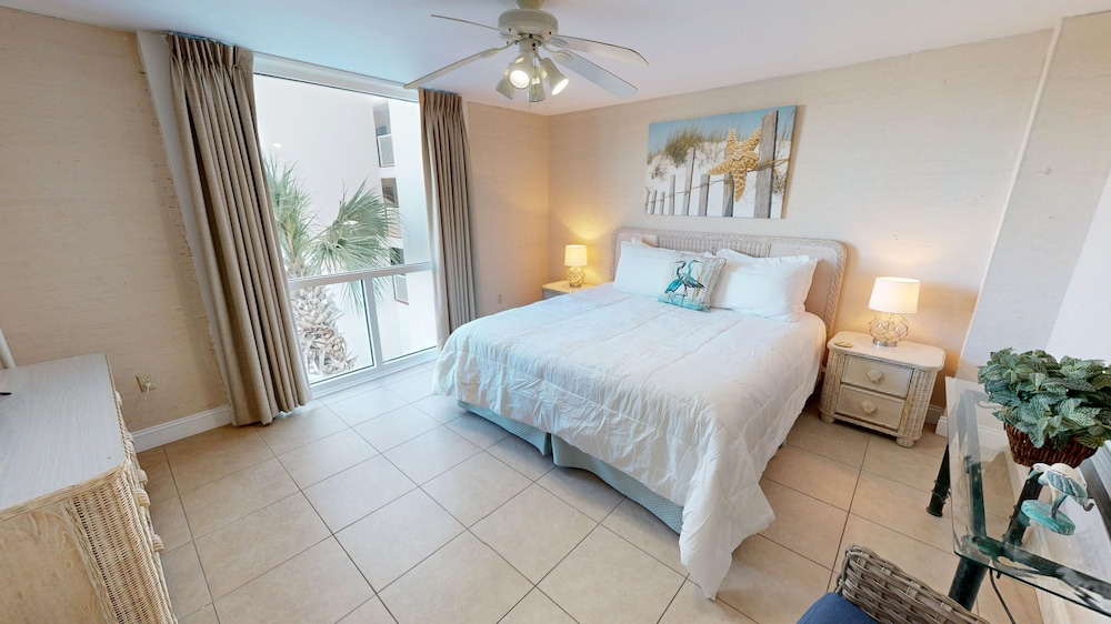 Shoreline Towers 3036 3 Bedroom Condo