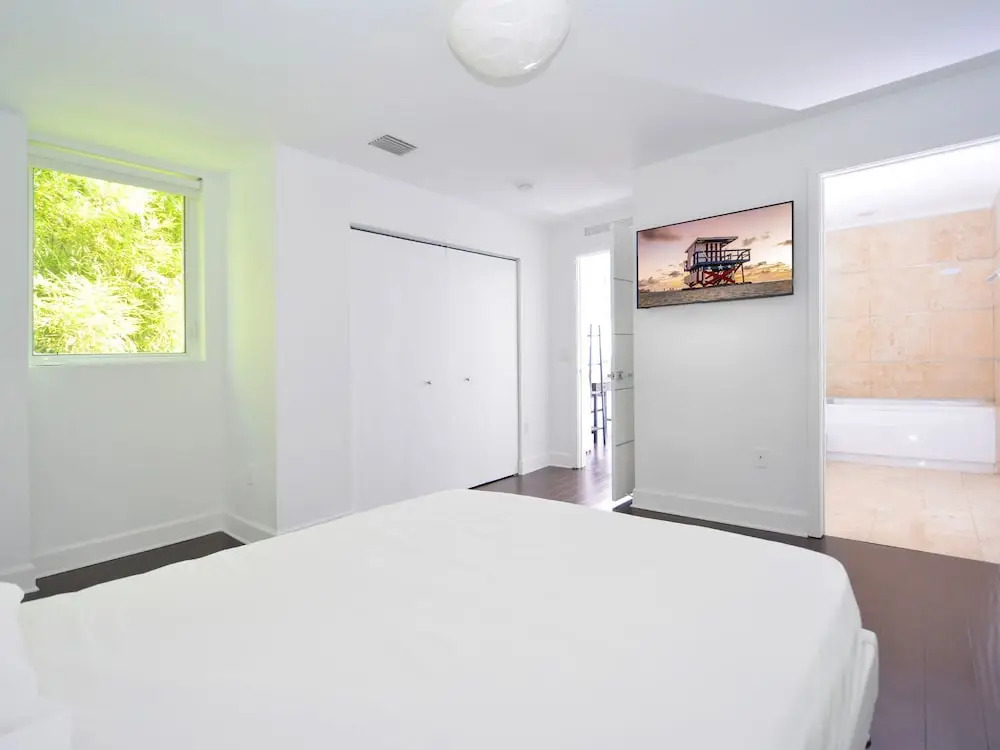 Miami World Rental - Euclid House