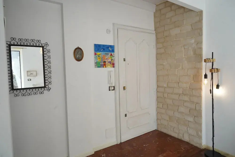 Balcony Flat Near the Center by Wonderful Italy