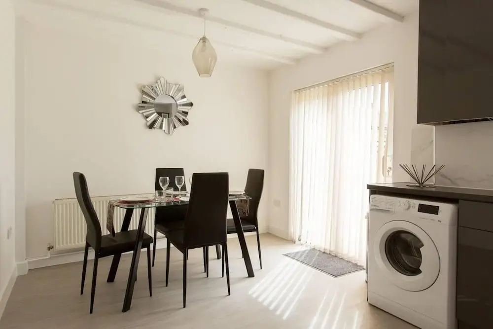Immaculate 2-bed House in Dartford