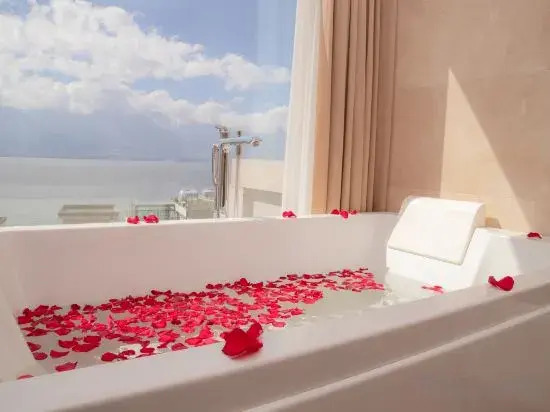 Dali Xianyun listens to the moon wild luxury full-end sea view designer vacation beauty hotel