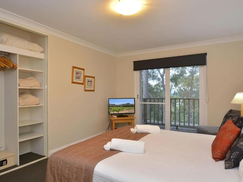 Villa 3br De Saran Resort Condo located within Cypress Lakes Resort (nothing is more central)
