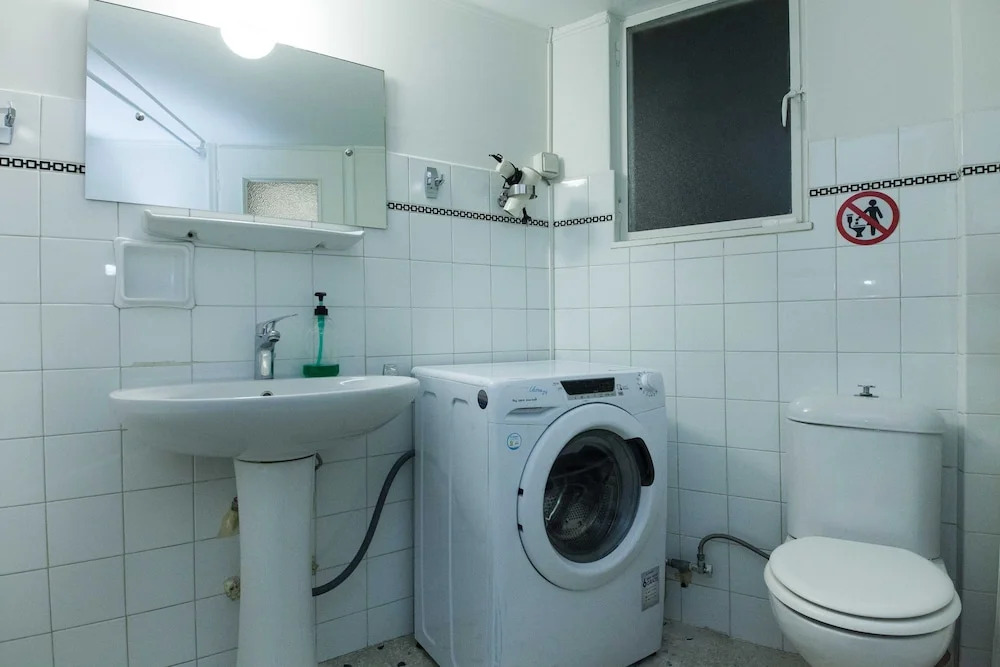 Koukaki Vintage Look 2BR Apt w Balcony