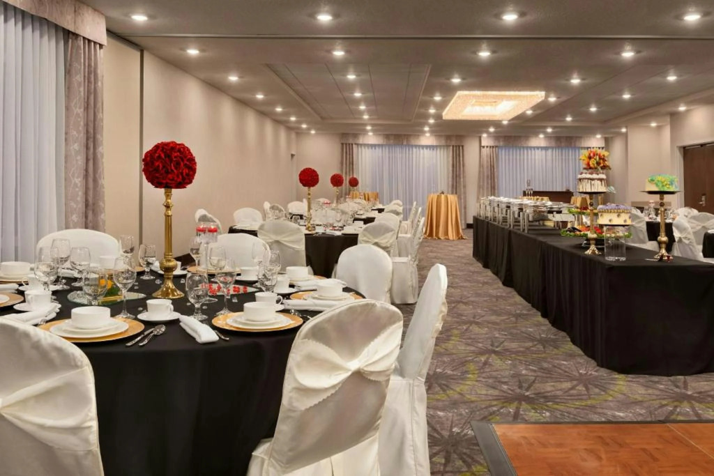 Ramada by Wyndham - St Paul