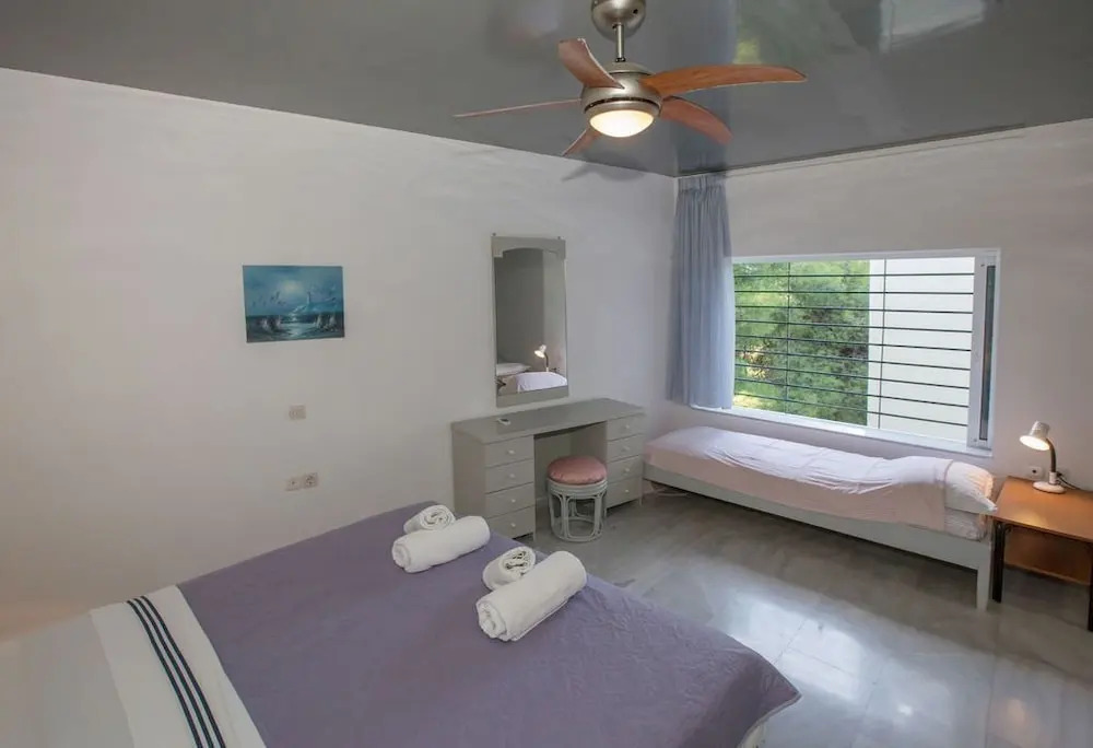 Villa Dream View in Theologos by GHH