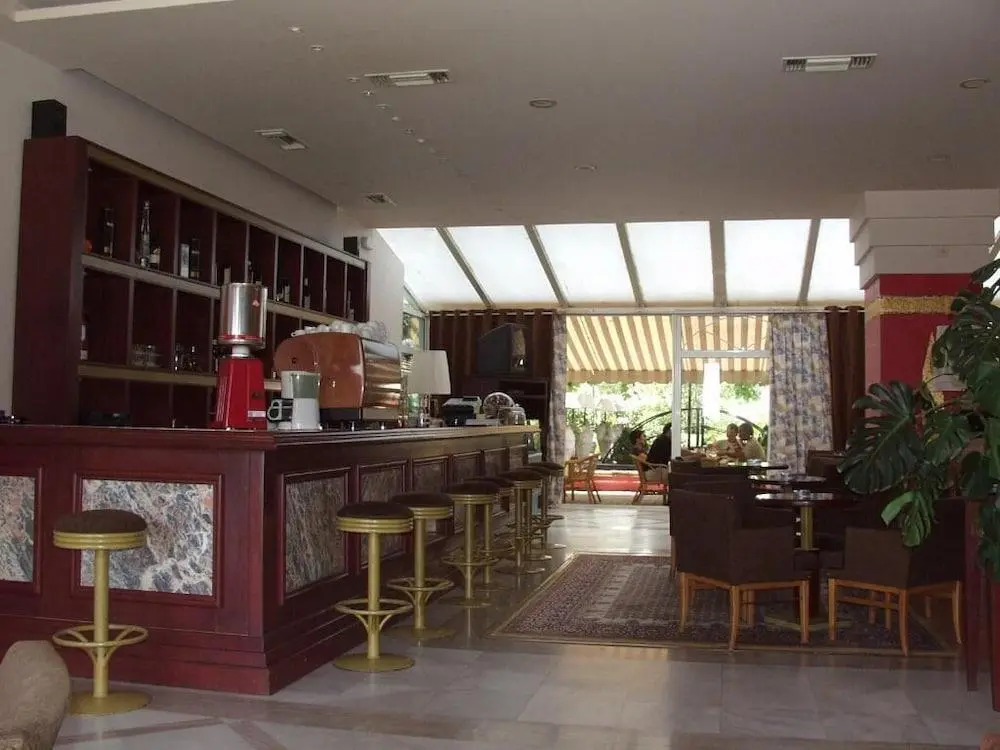 Natassa Motel