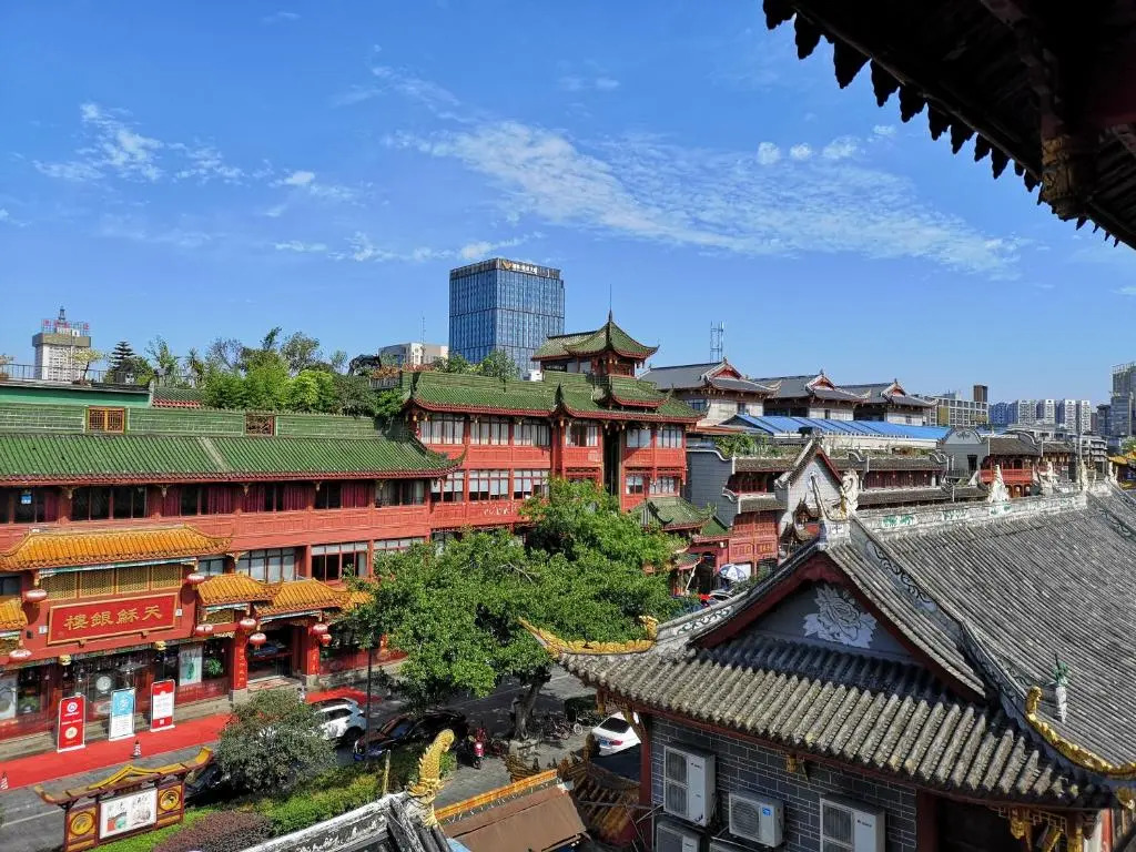 Wenjun Courtyard Hotel Chengdu ,English-Speaking , Pick-up Service ,Laundry Service , Local Tours