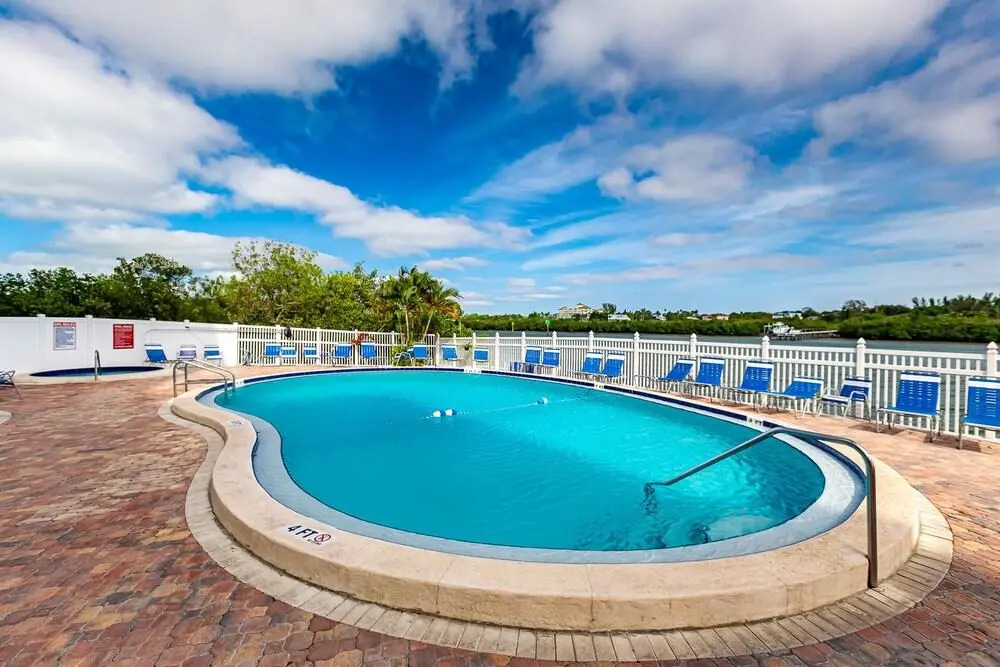 Bayshore Yacht & Tennis Club 616